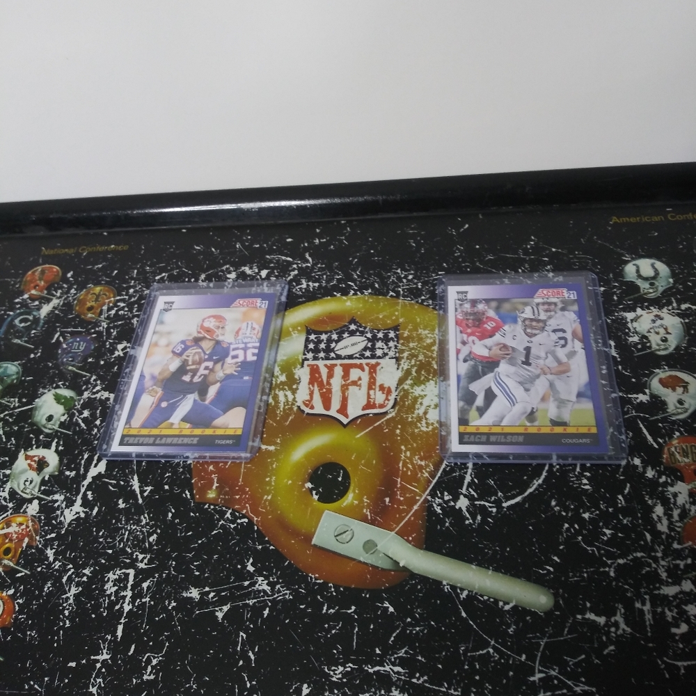 2021 Panini Score Football Throwback Trevor Lawrence & Zach Wilson Rookie Cards